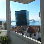 Kike Apartment Split