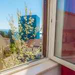 Kike Apartment